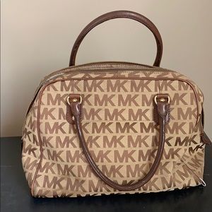 Micheal Kors purse